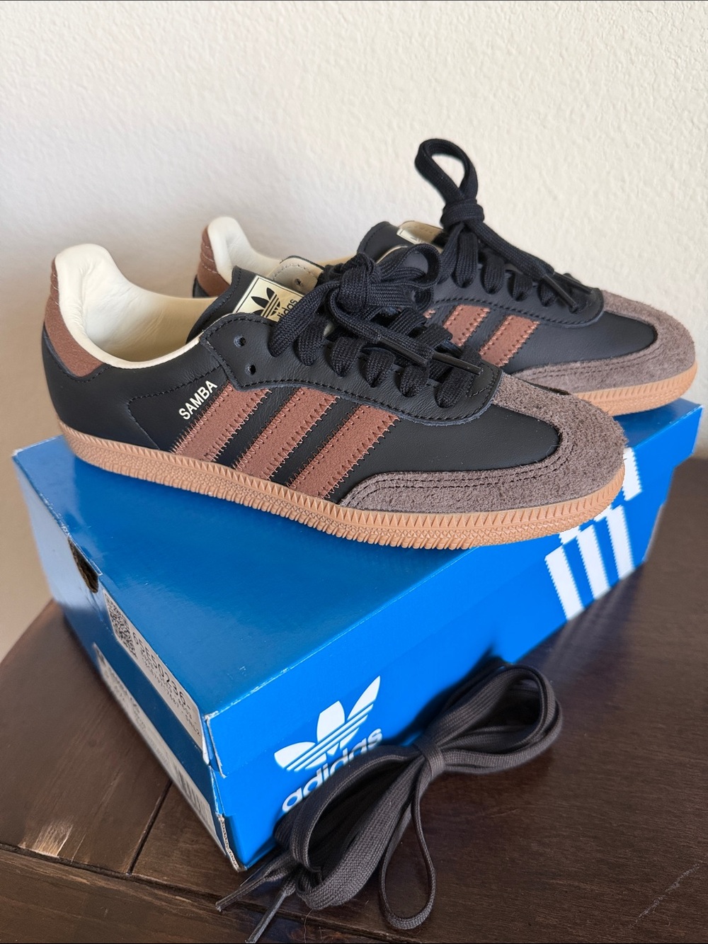 adidas Samba OG Core Black Preloved Brown size 5